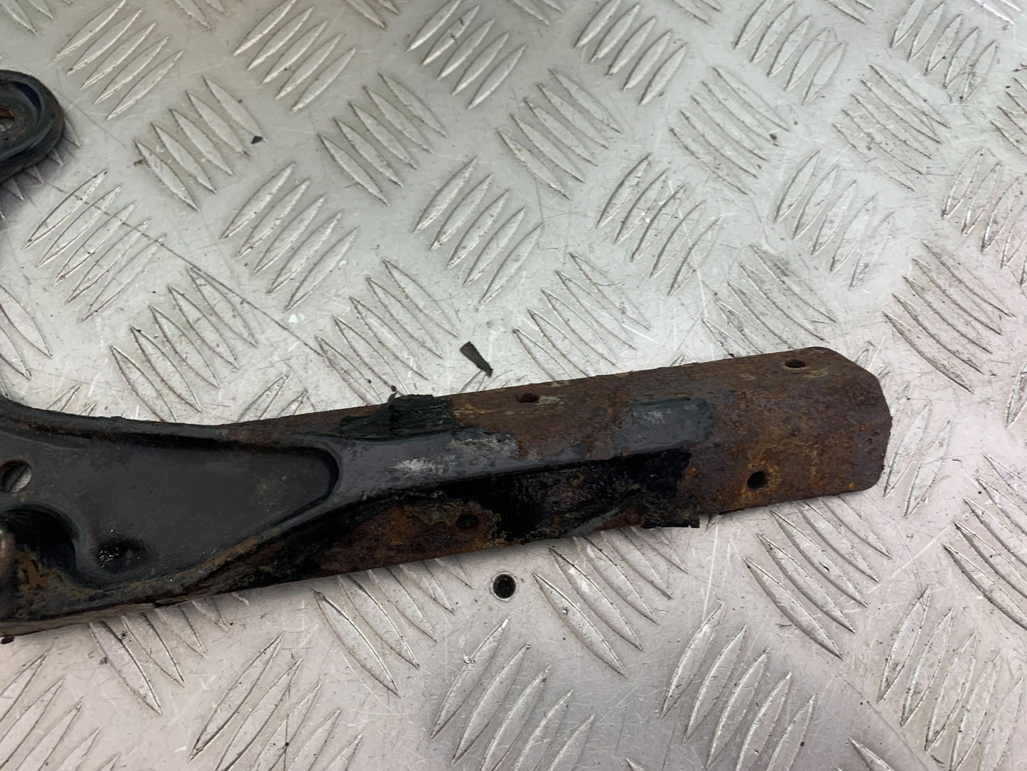 HARLEY DAVIDSON FXS BLACKLINE 1585 FRAME BRACKET  YEAR 2012 (CMB1147)