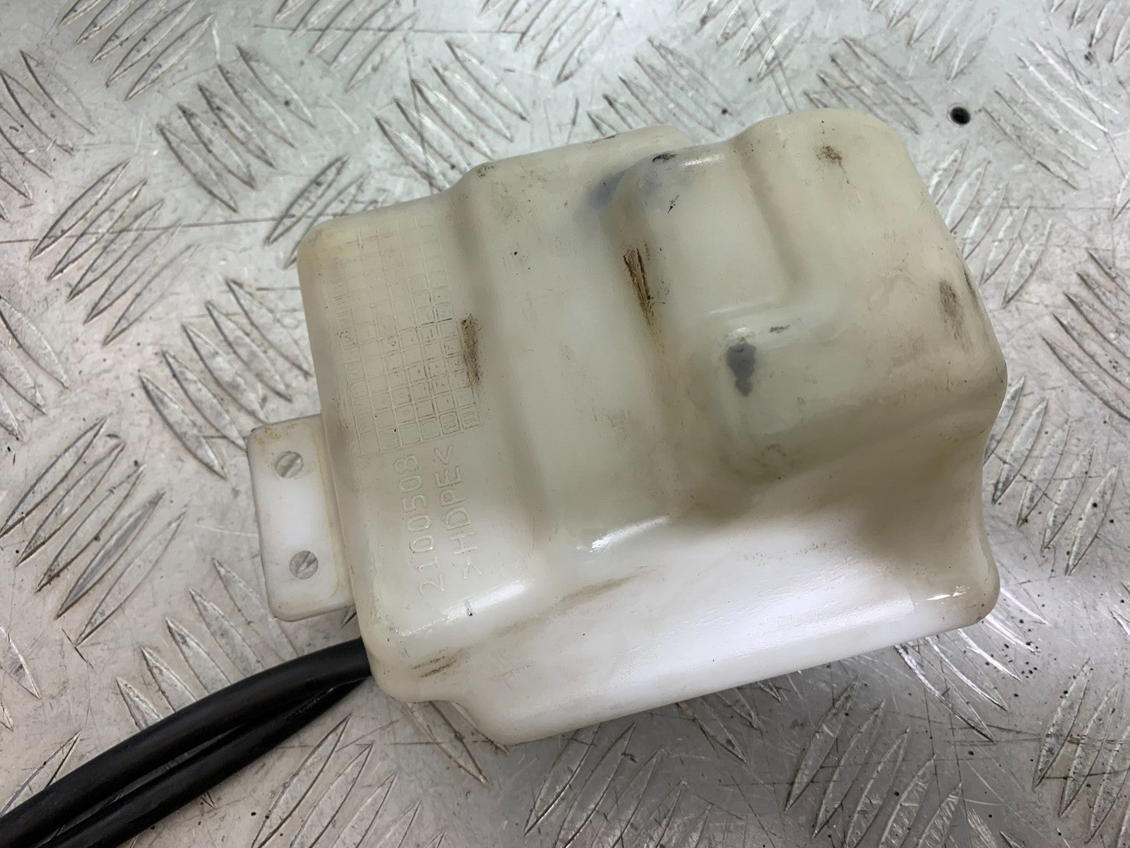TRIUMPH SPEED TRIPLE R 1050 COOLANT BOTTLE  2009 (CMB1183)