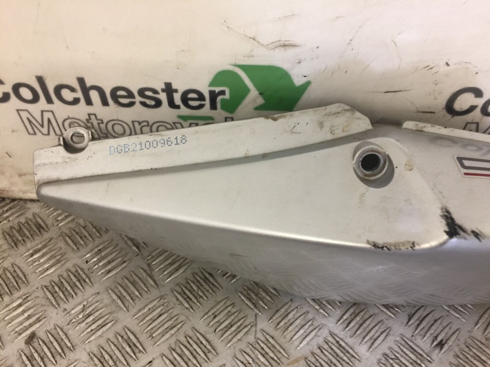 HONDA CBF500 CBF 500 LEFT SEAT PANEL  YEAR 2004  (STOCK 585)