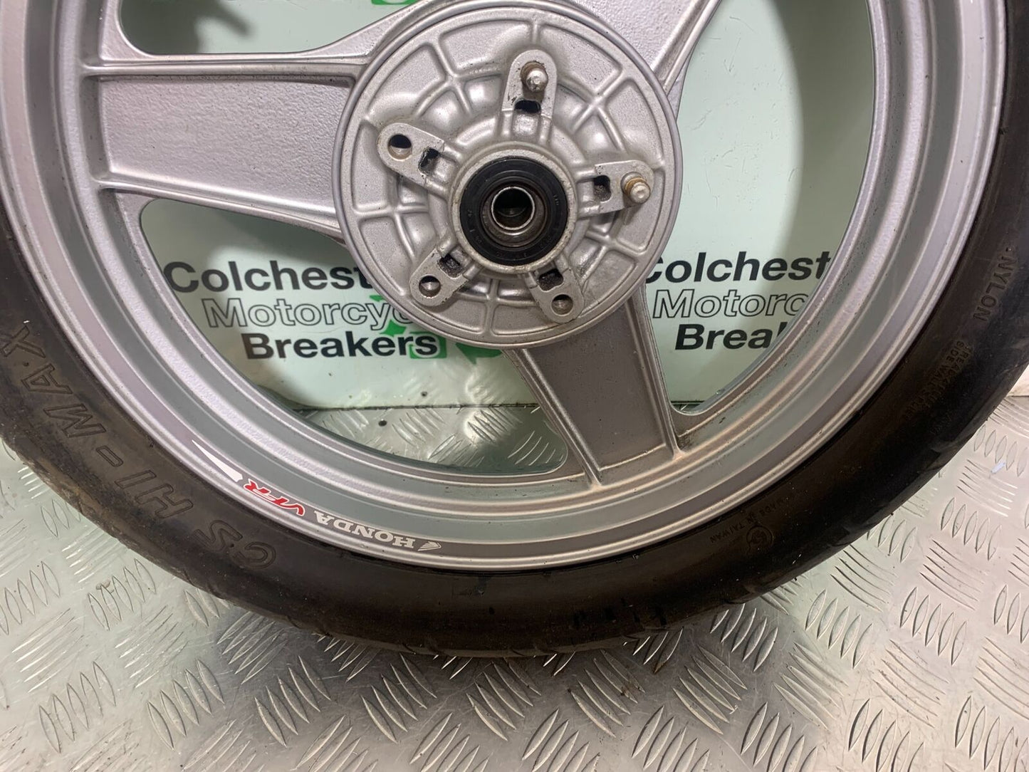 HONDA VFR400 VFR 400 NC21 REAR WHEEL YEAR 1986-87 (CMB1043)