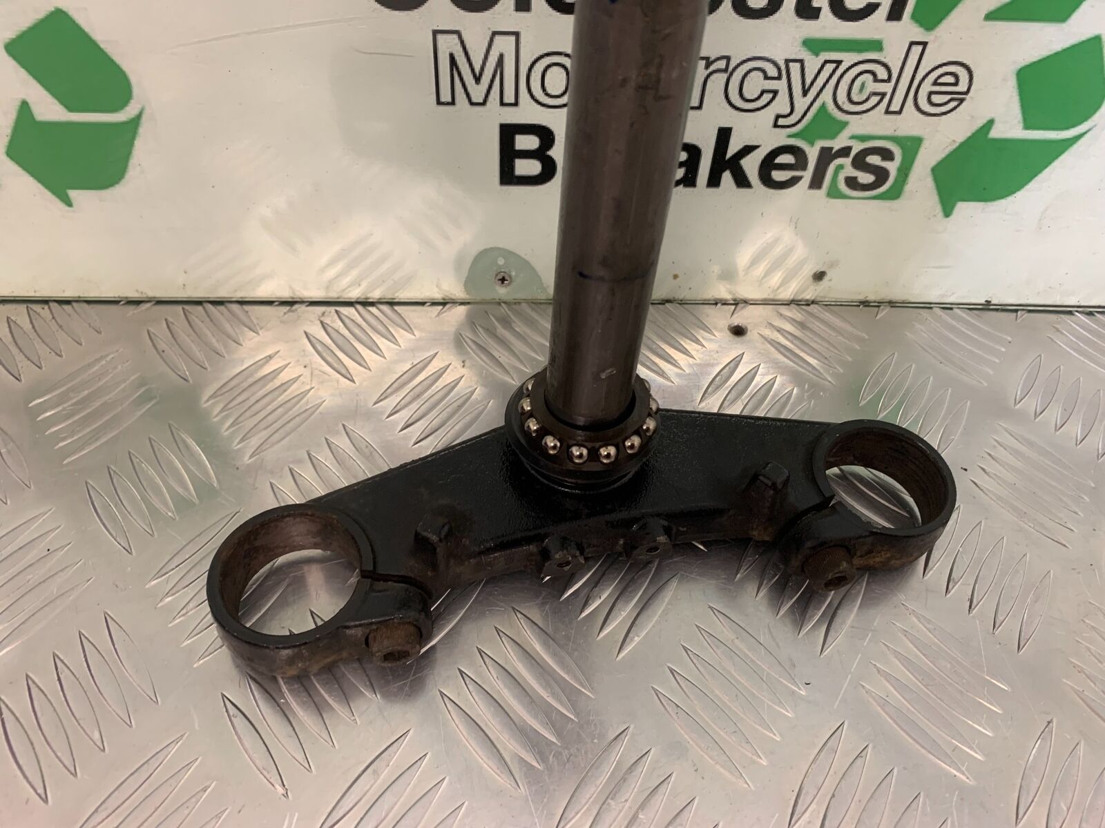 YAMAHA FZ6 FAZER BOTTOM YOKE  YEAR 2004-2007  (STOCK 955)