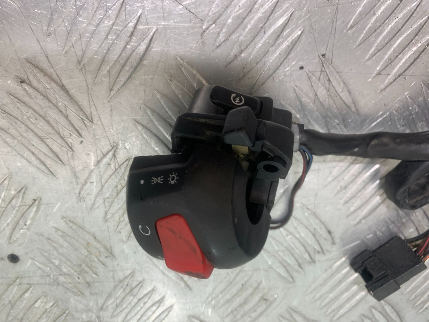 SUZUKI SV650 SV 650 mk1 RIGHT SWITCH GEAR   1999-2002 (CMB1238)