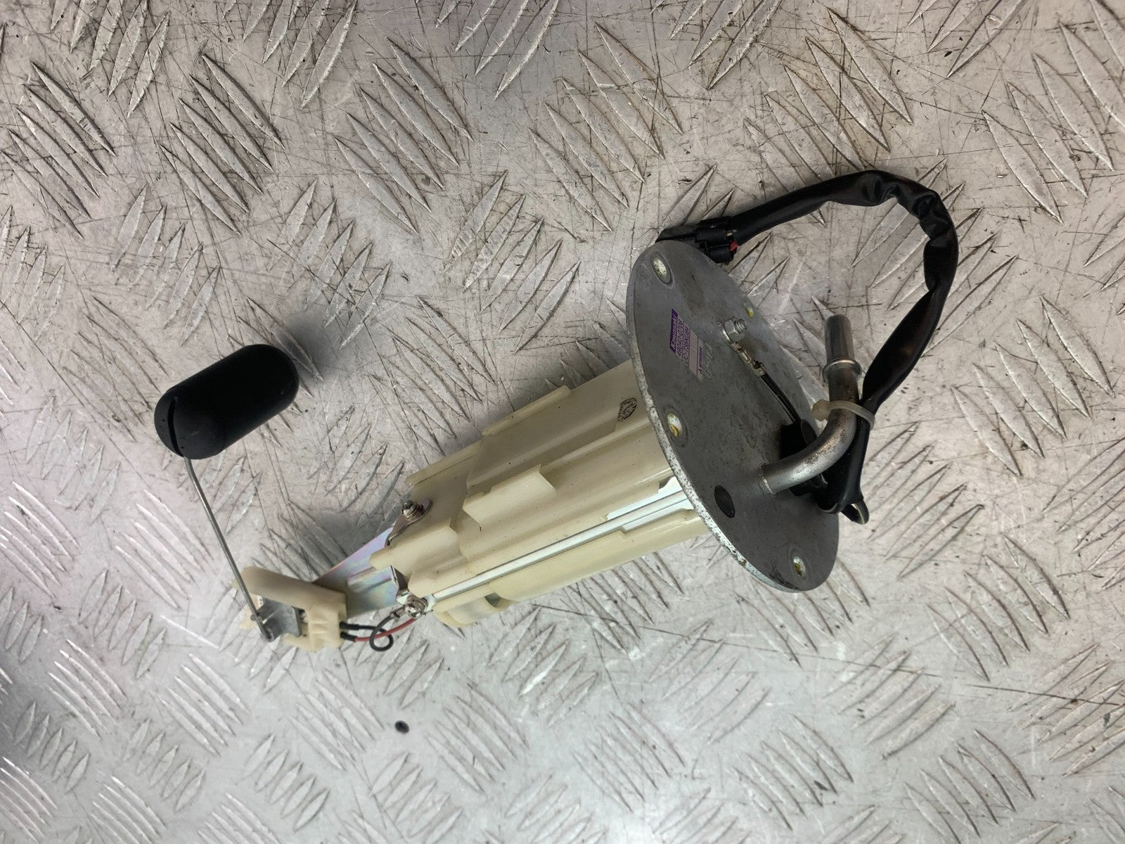 KAWASAKI ER6 N PETROL PUMP  YEAR 2012-2017 (CMB1324)