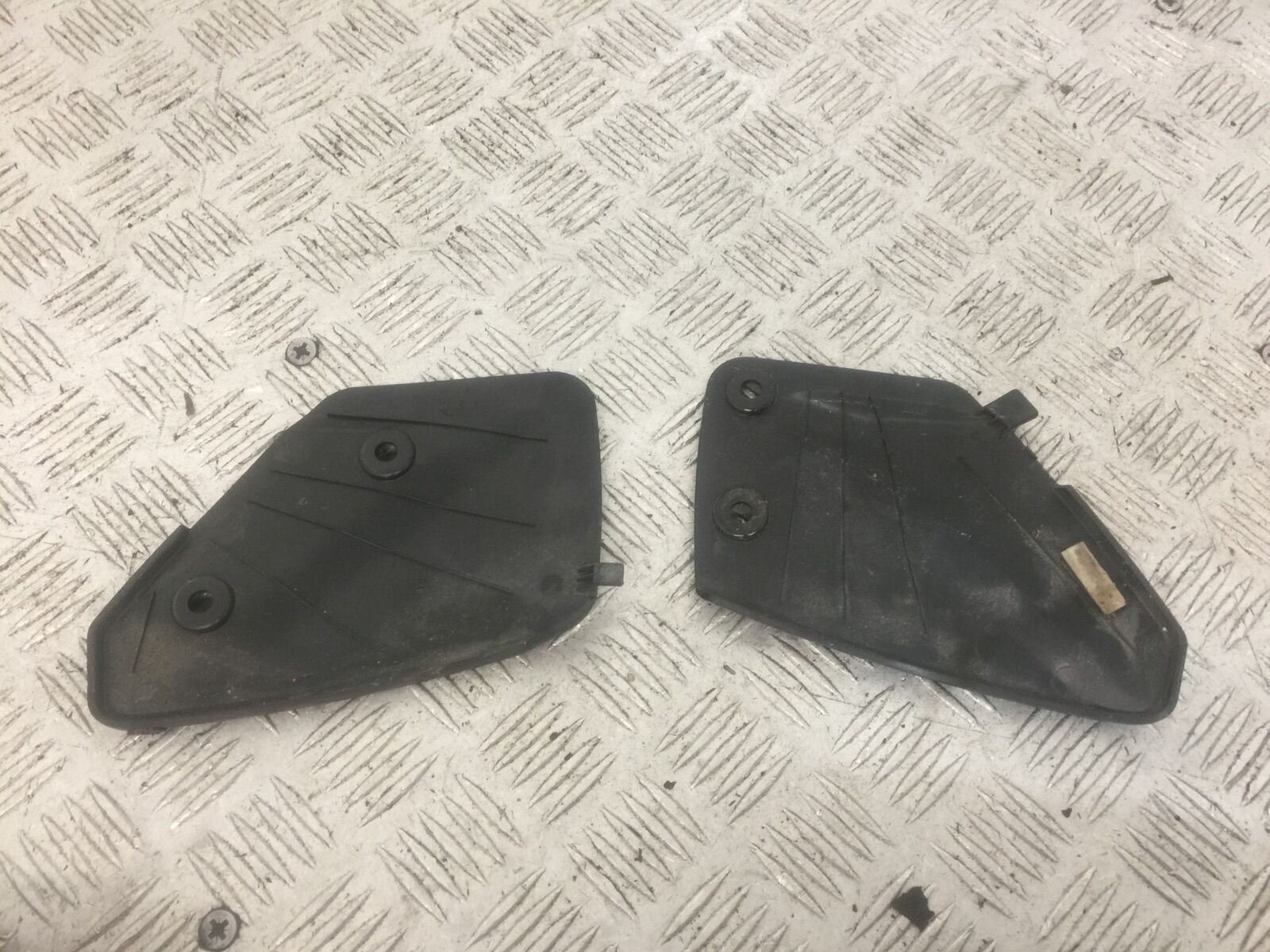 TRIUMPH TROPHY 1215 SE LEFT AND RIGHT INFILL COVERS  YEAR 2012-2017 (STOCK 870)