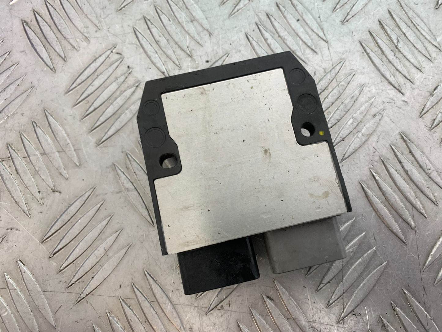 BMW M1000 R REGULATOR  YEAR 2023-2024 (CMB1140)