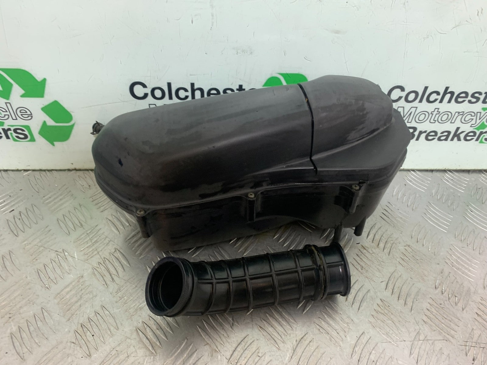 YAMAHA XMAX 250 XMAX 250 AIRBOX   YEAR 2006-09 (CMB1201)