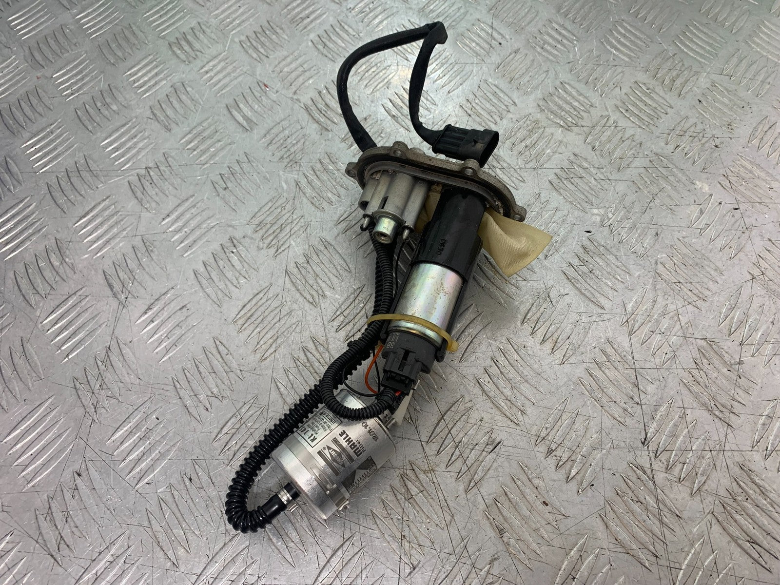 DUCATI 1198 S PETROL PUMP  YEAR 2009-2011 (CMB1219)