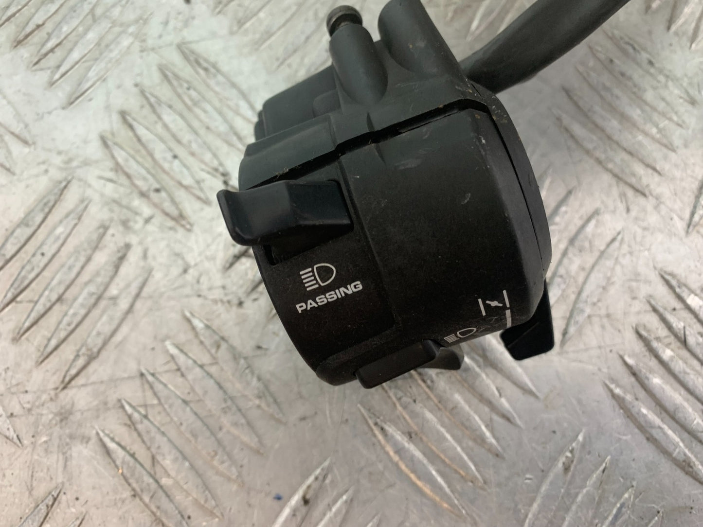 HONDA NT650 V DEAUVILLE LEFT SWITCH GEAR   YEAR 1998-01(CMB1320)