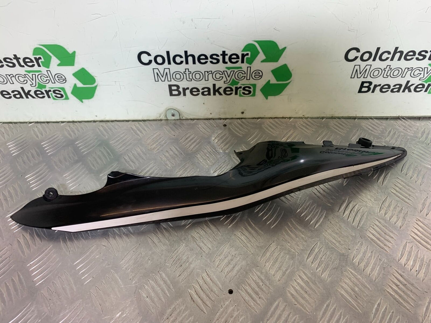 SUZUKI GSX S 1000 GSX-S 1000 LEFT SEAT PANEL   YEAR 2016-2019 (CMB1082)