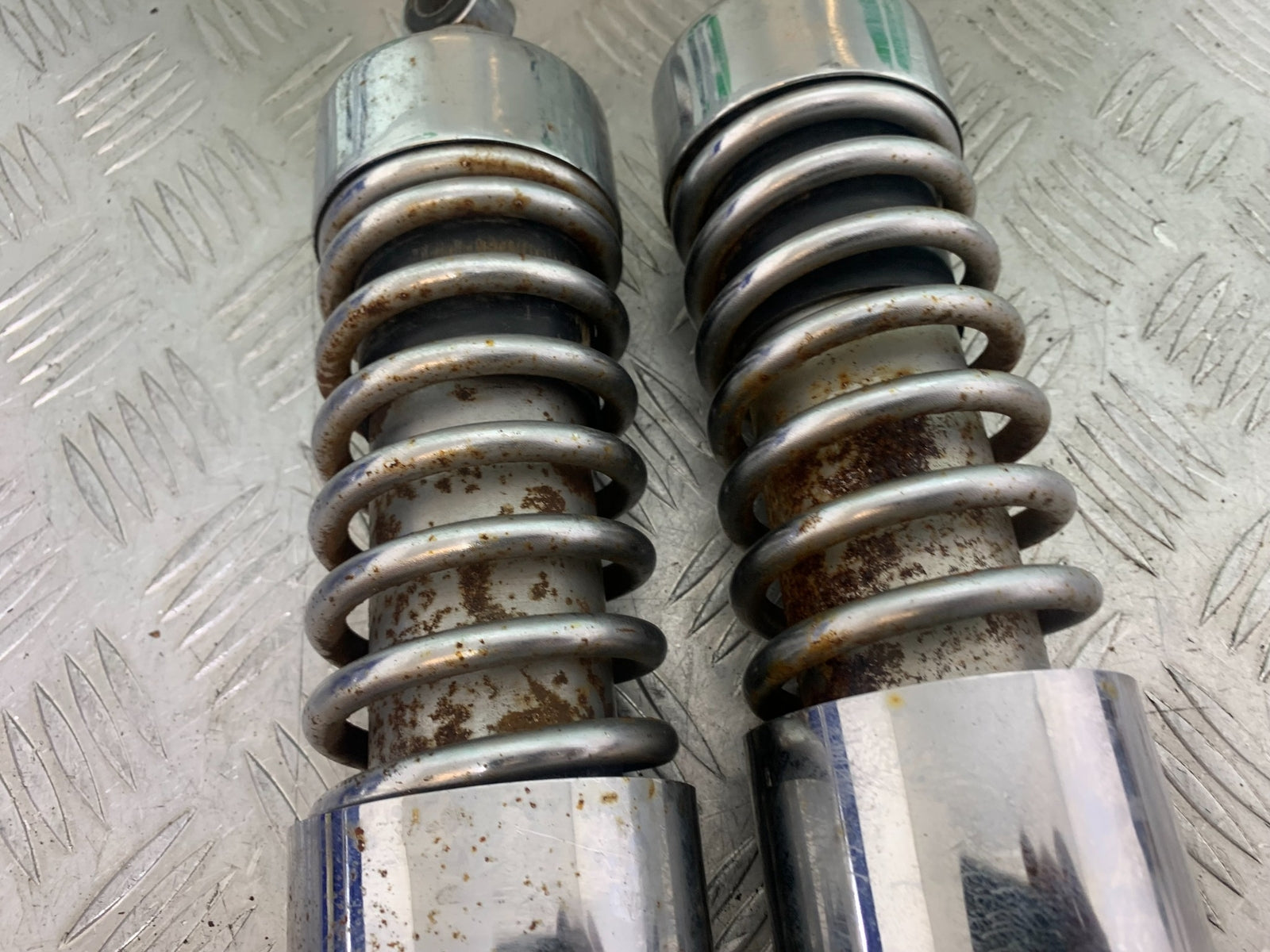 KAWASAKI VN1500 CLASSIC REAR SHOCKS YEAR 1999 -2006 (CMB1166)