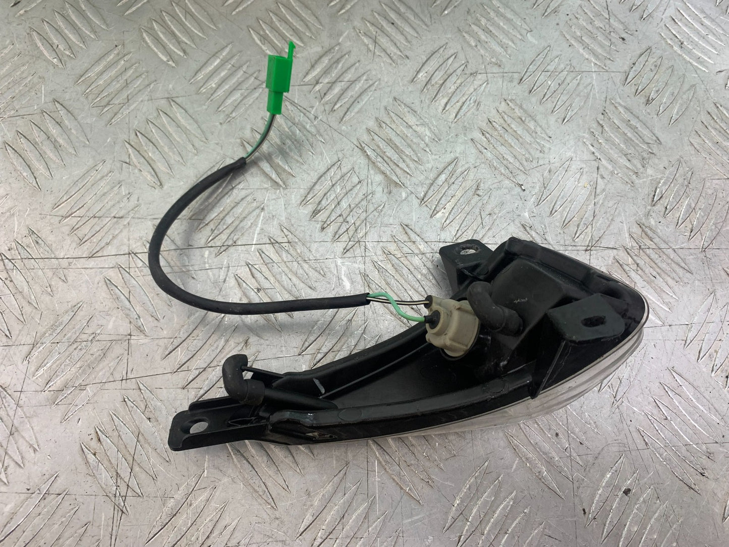 SUZUKI GW250 GW 250 INAZUMA FRONT RIGHT INDICATOR   YEAR 2013-2018  (CMB1205)