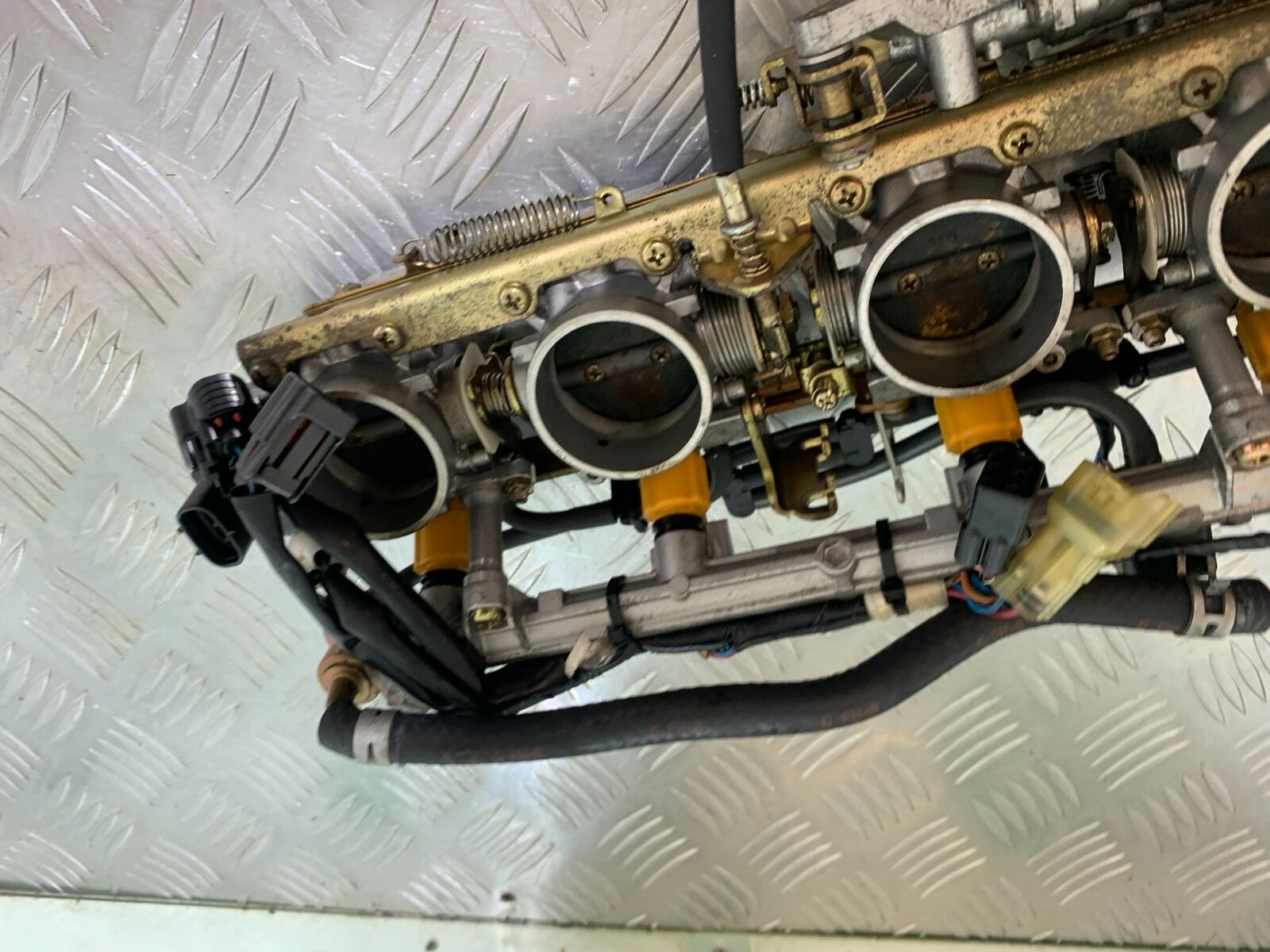 YAMAHA FJR1300 FJR 1300 THROTTLE BODIES  YEAR 2001-05 (CMB1005)