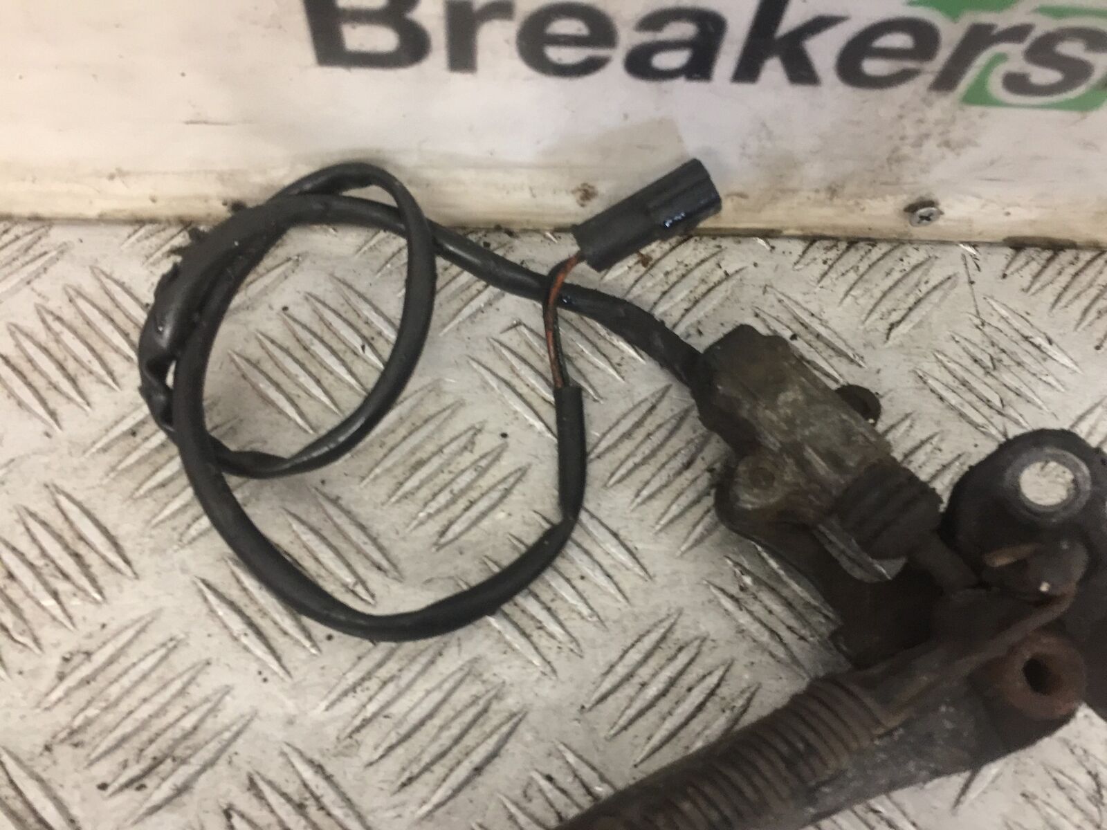 TRIUMPH 600 SPEED FOUR SIDE STAND   YEAR 2002  (STOCK 756)