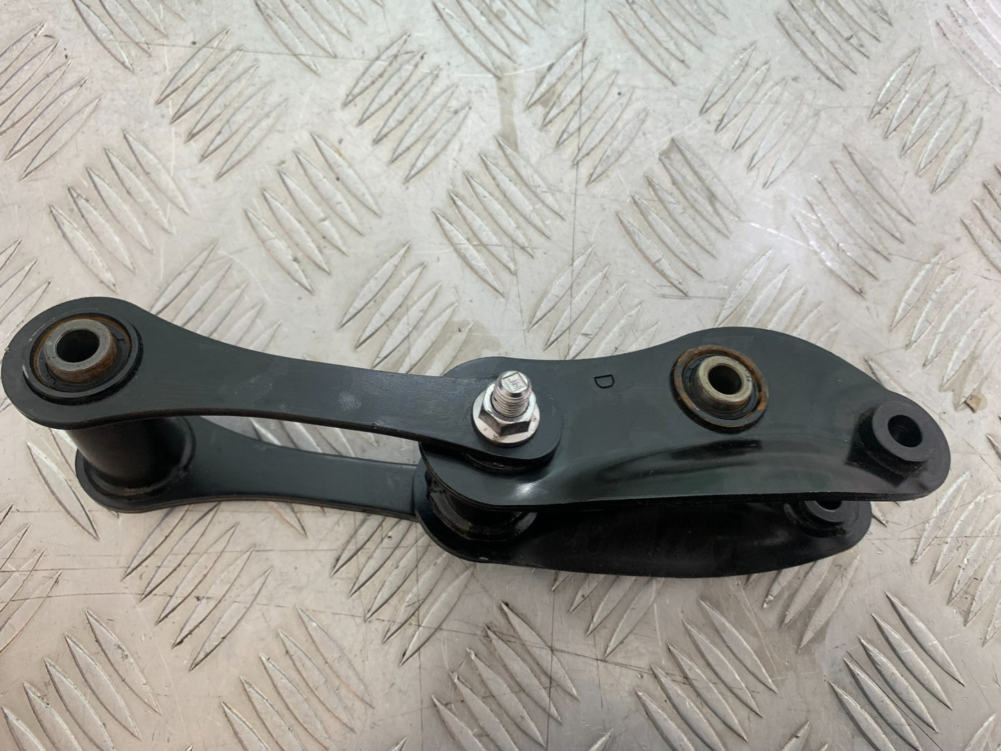 TRIUMPH TRIDENT 660 REAR SHOCK LINKAGE   YEAR 2021-2024 (CMB1148)
