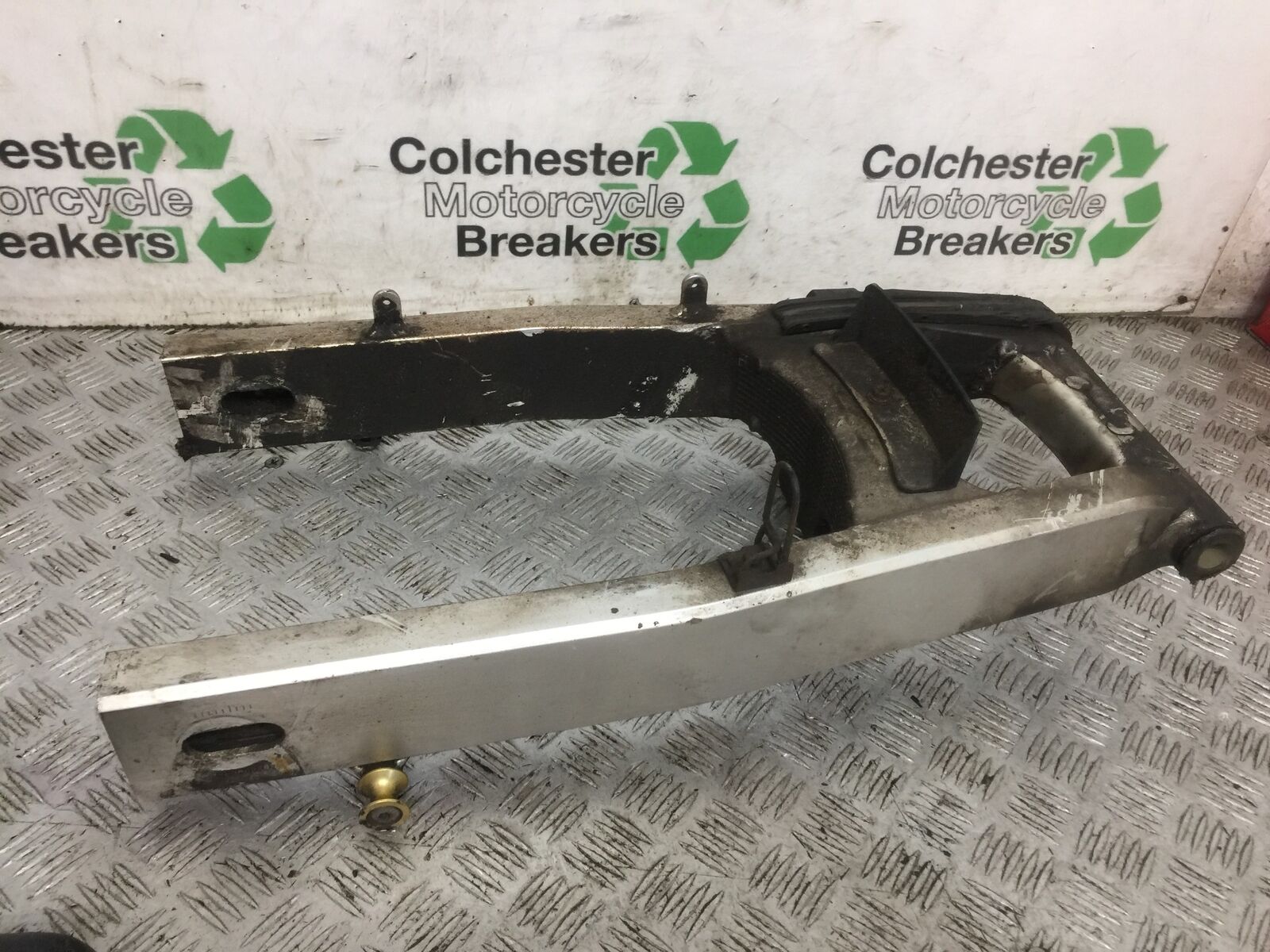 SUZUKI SV650 SV 650 SWINGARM  YEAR 2004 (STOCK 791)