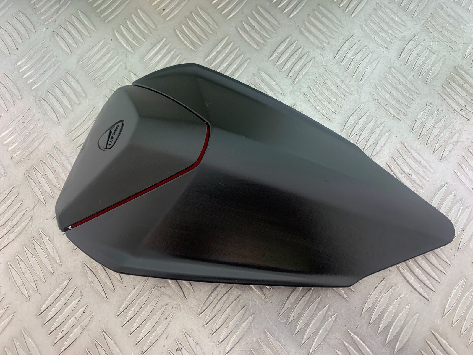 DUCATI 1199 PANIGALE REAR SEAT COWL  YEAR 2012-2014 (CMB1047)