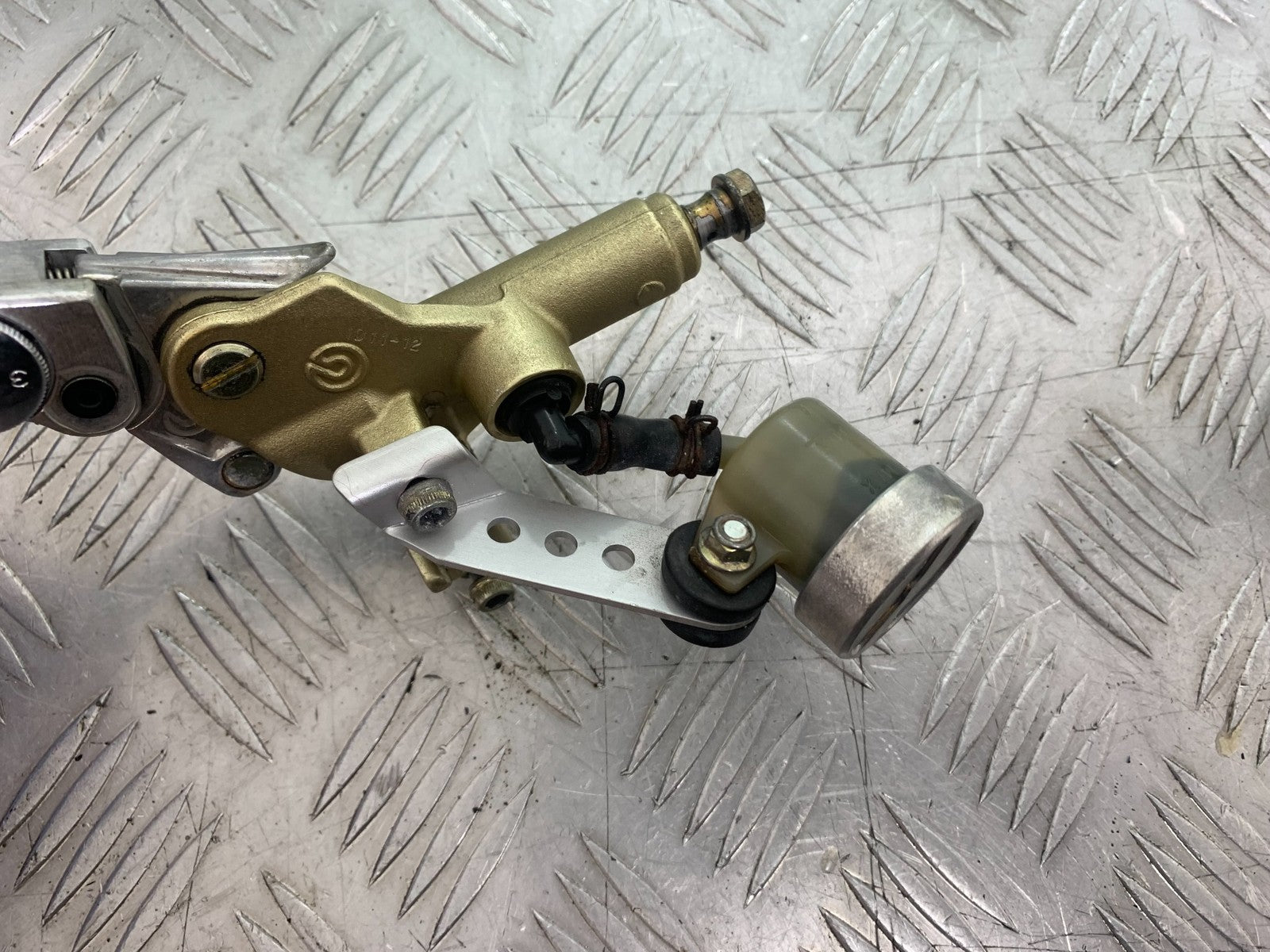 DUCATI 996 SPS 748 916 998 CLUTCH MASTER CYLINDER   1999-2000 (CMB1209)