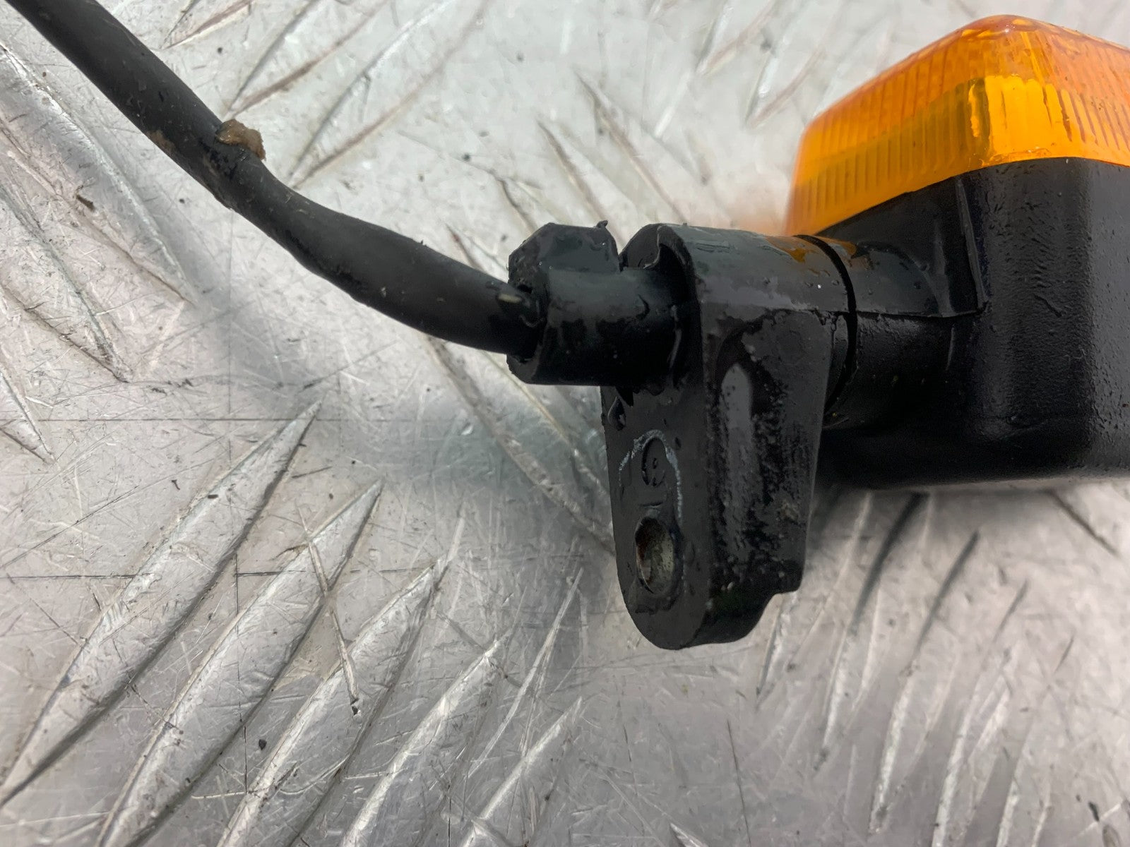 ROYAL ENFIELD HIMALAYAN 411 FRONT RIGHT INDCIATOR YEAR 2018-2023 (CMB1279)