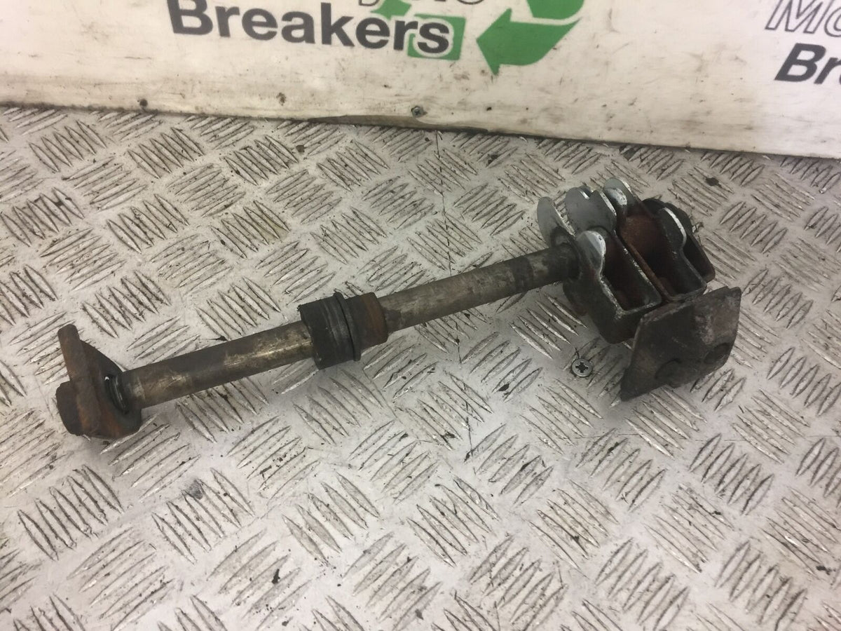 SUZUKI GSF650 GSF 650 BANDIT REAR WHEEL SPINDLE YEAR 2005 (STOCK 651)