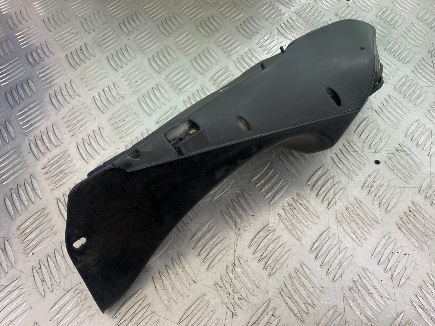 DUCATI 996 SPS 748 916 998 RIGHT AIR TUBE  1999-2000 (CMB1209)
