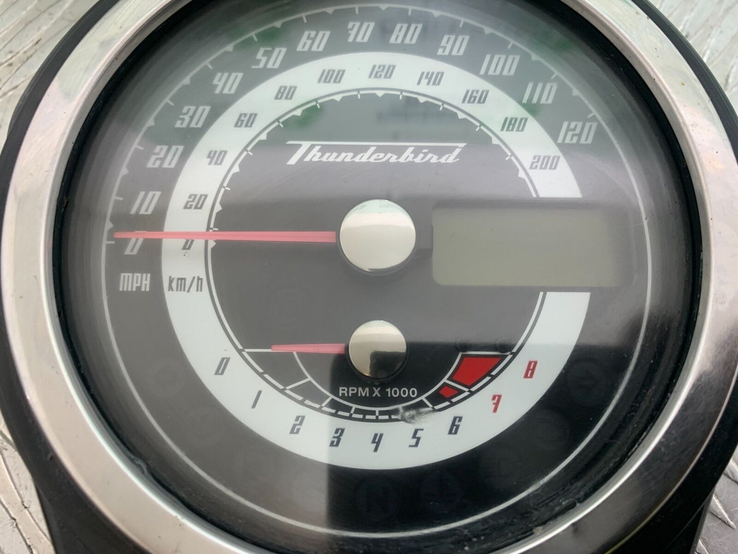 TRIUMPH THUNDERBIRD 1600 CLOCKS SPEEDO DASH  YEAR 2011 (CMB1107)