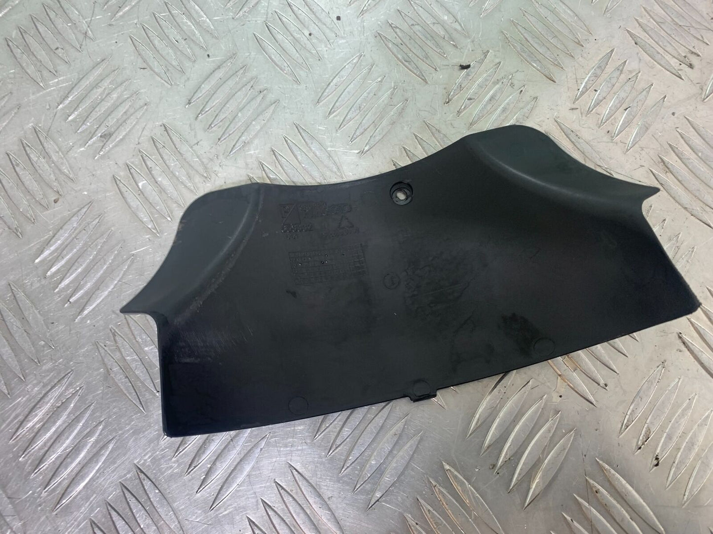 PIAGGIO VESPA GTS 300 INFILL PANEL   YEAR 2010 (CMB1062)