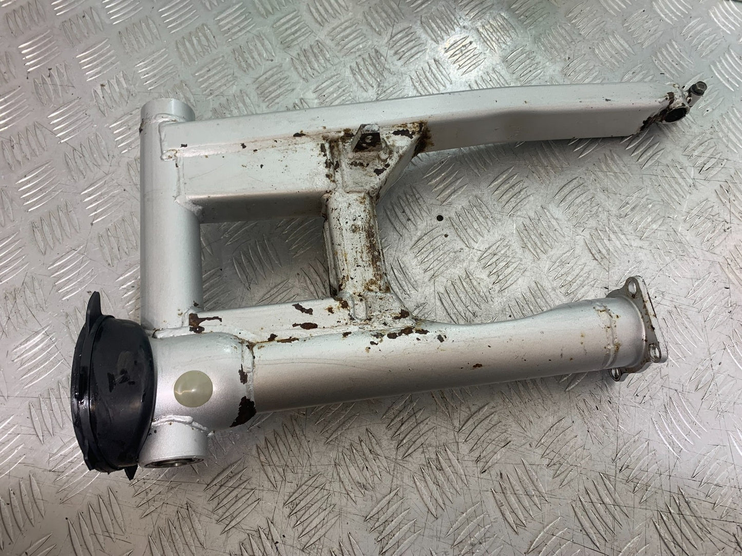 YAMAHA XJ900 XJ 900 DIVERSION SWINGARM YEAR 1994-2002 (CMB1292)