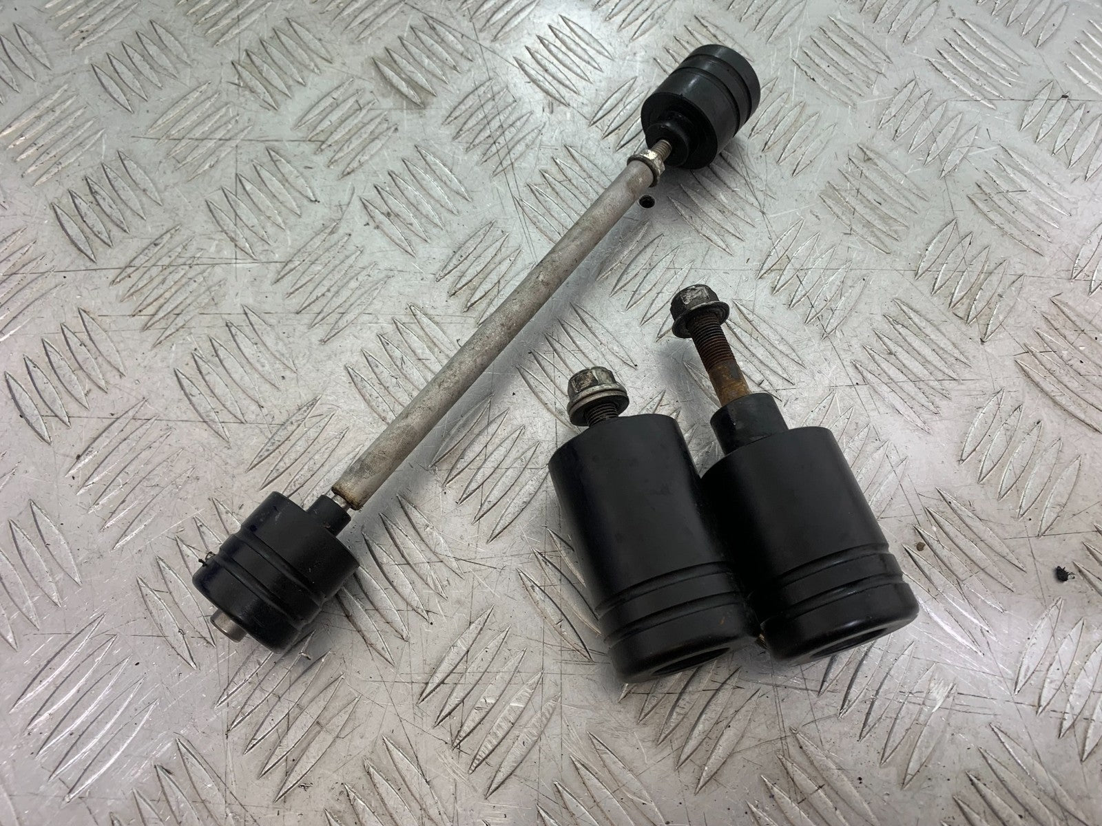 TRIUMPH SPEED TRIPLE R 1050 CRASH PROTECTORS   2009 (CMB1183)