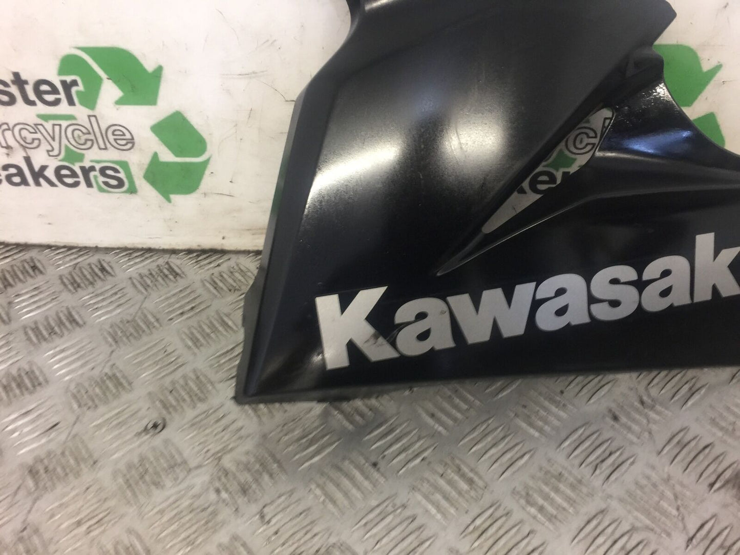 KAWASAKI NINJA 250 SL BX250 LEFT BELLYPAN YEAR 2017 (STOCK 479)