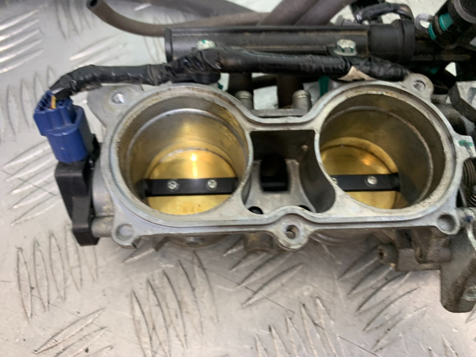 HONDA CBR1000 RR THROTTLE BODIES YEAR  2008-2011 (CMB1330)