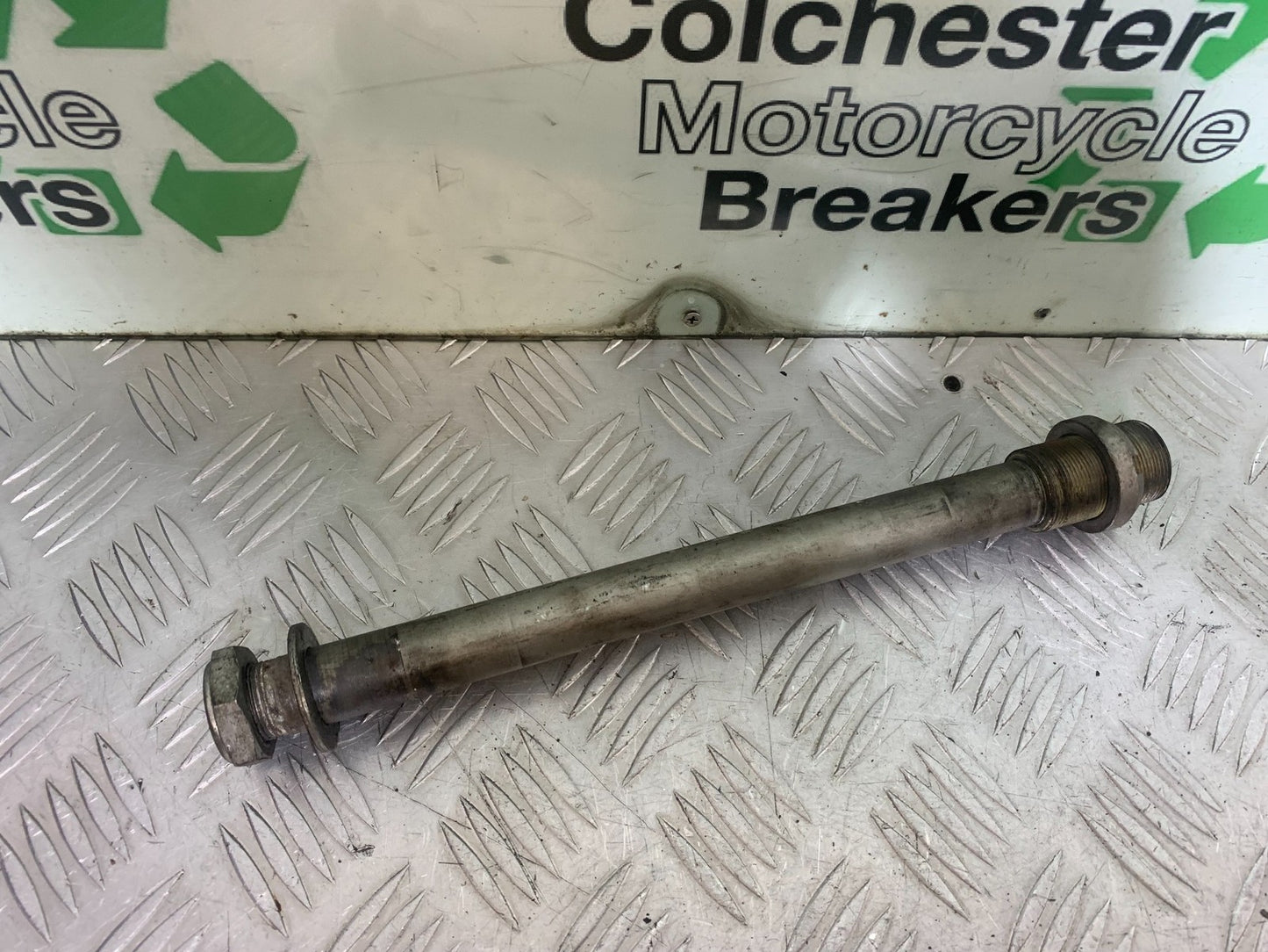 SUZUKI GSXR750 GSXR 750 K4 K5 SWINGARM SPINDLE   2004-2005 (CMB1319)