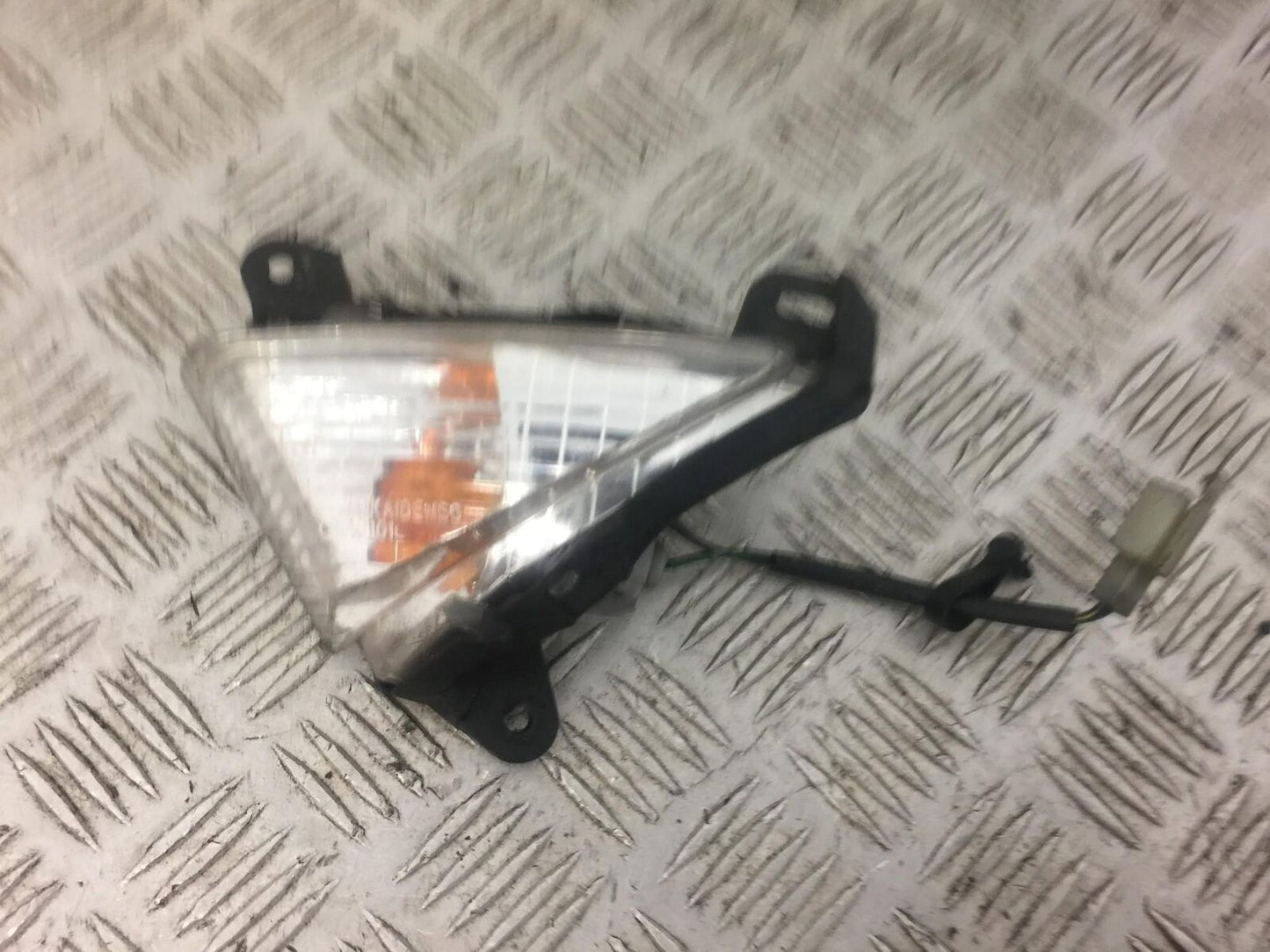 KAWASAKI ER6 F FRONT LEFT INDICATOR YEAR 2006-2008 STOCK 401)