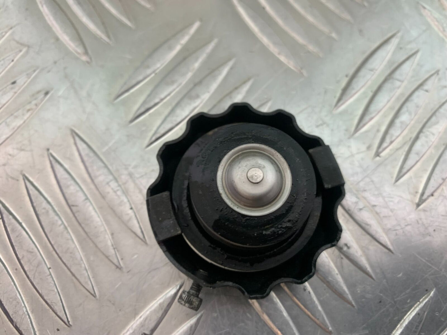 YAMAHA MT07 MT-07 RADIATOR CAP  YEAR 2014 (STOCK 995)