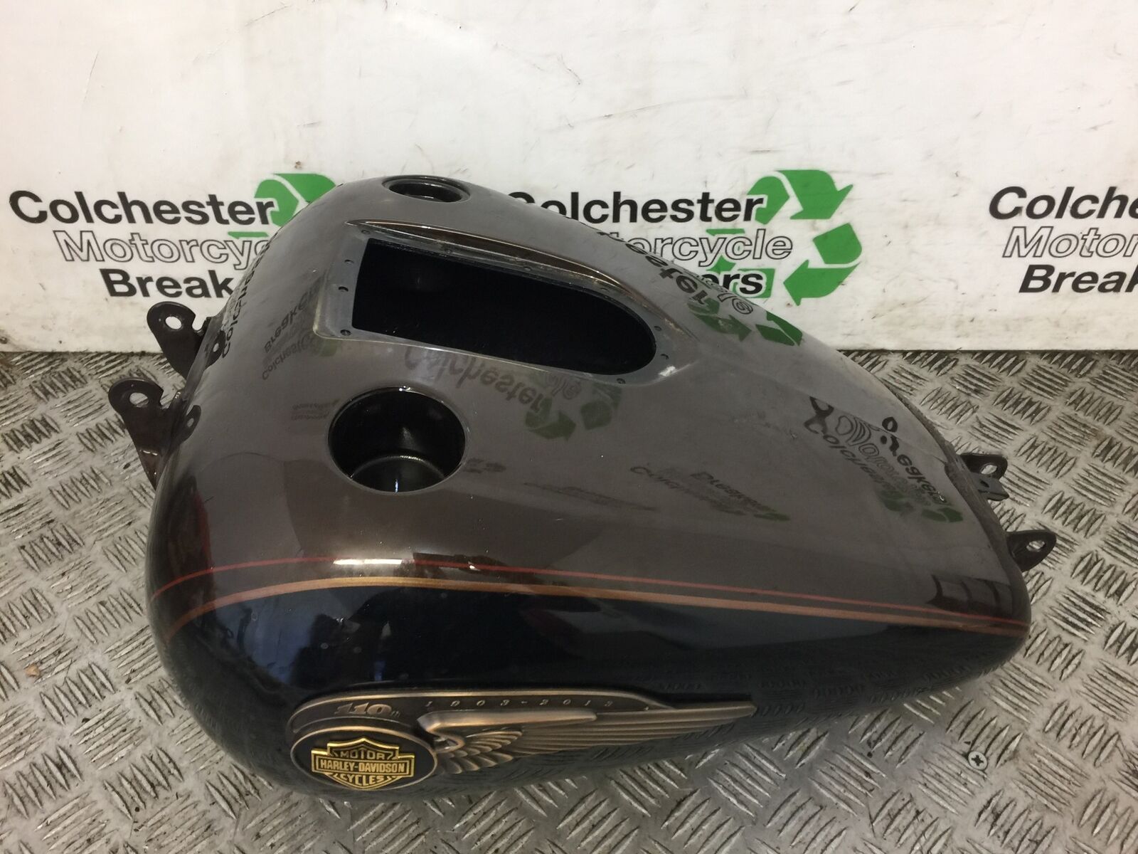 HARLEY DAVIDSON FXDC DYNA SUPER GLIDE PETROL TANK YEAR 2012 STOCK 436