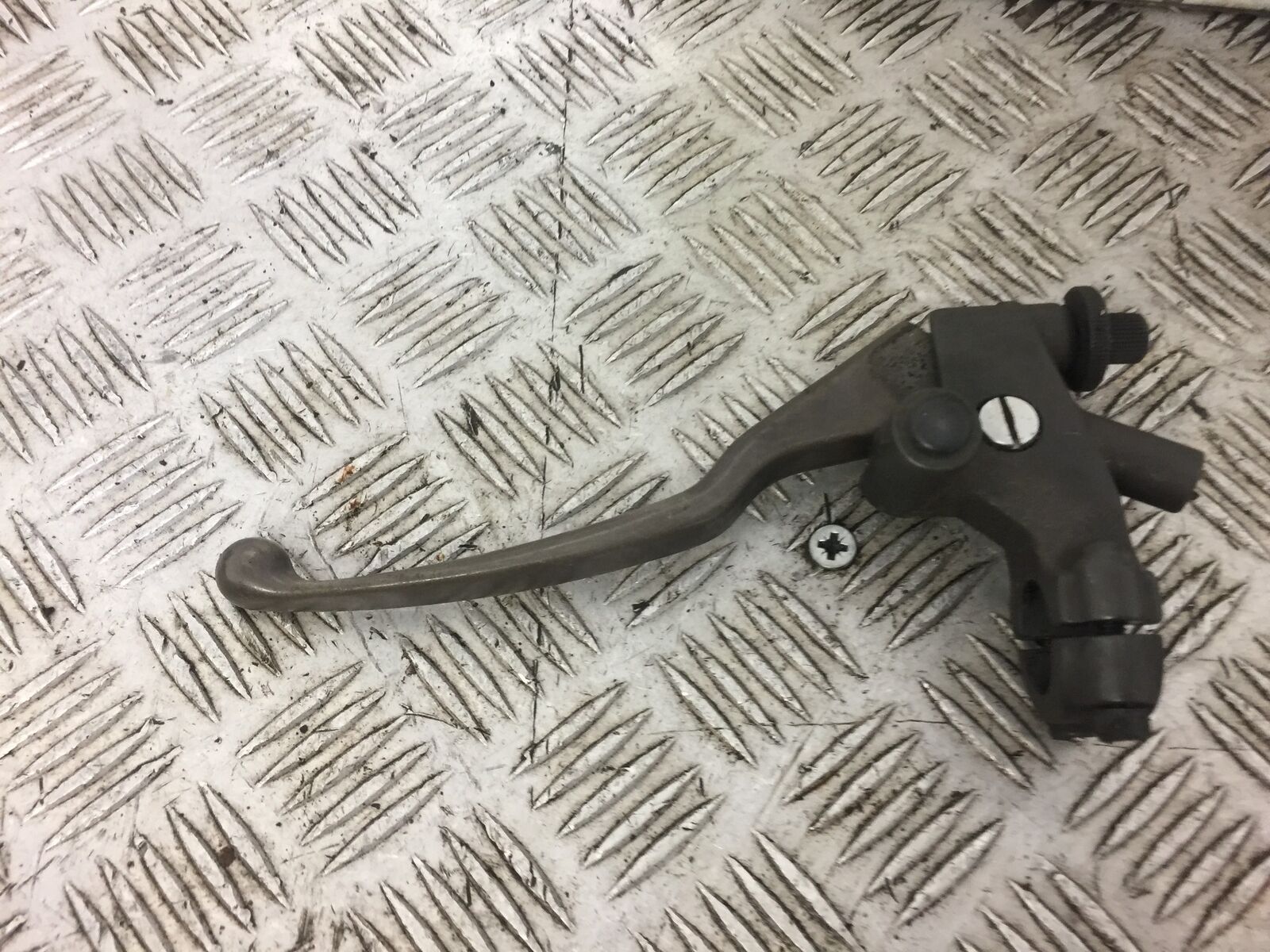 HONDA NT650 V DEAUVILLE CLUTCH LEVER AND BRACKET YEAR 1998-2004 (STOCK NO 498)