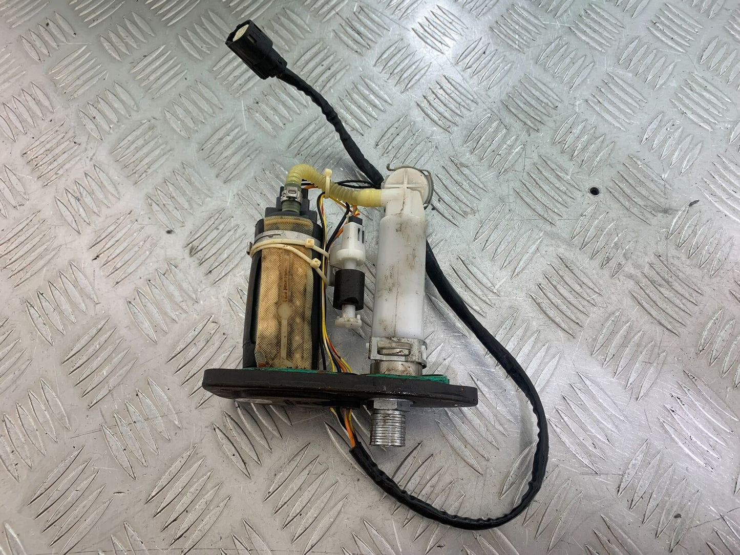 HARLEY DAVIDSON XL883 N IROD PETROL PUMP YEAR 2020  (CMB1116)