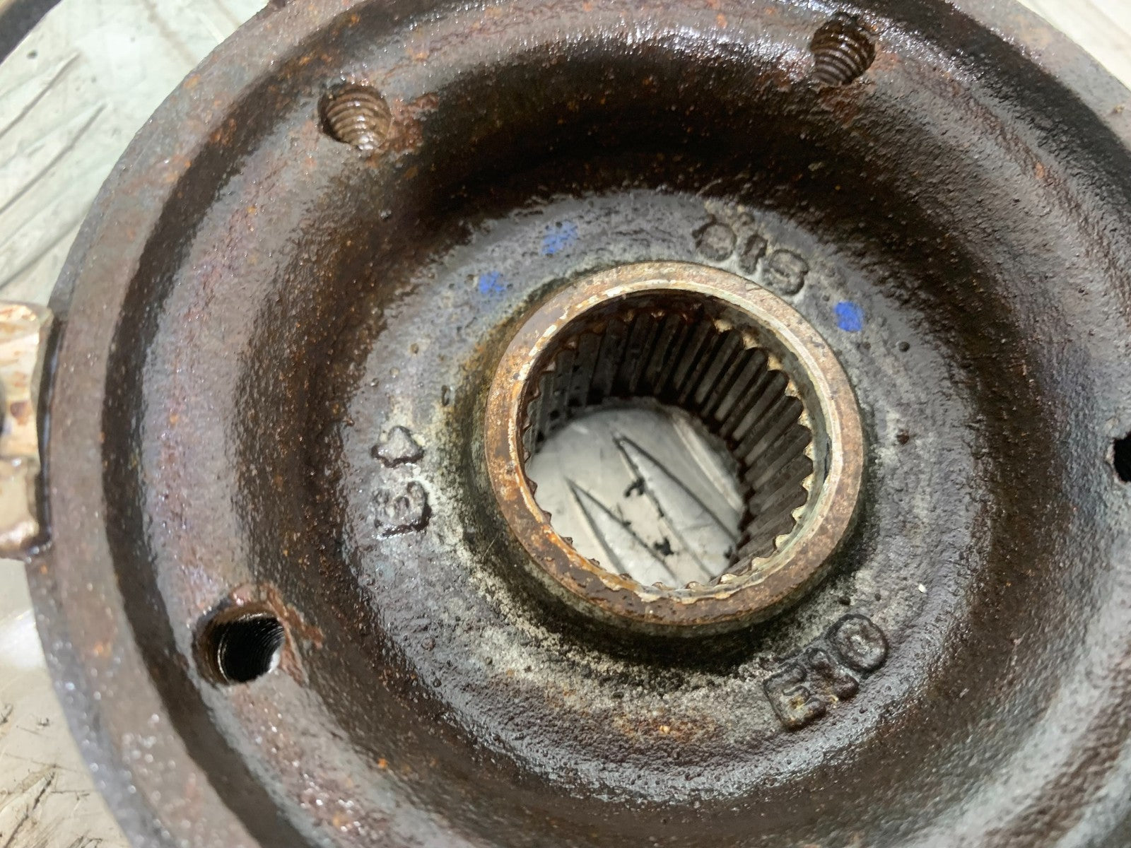 PIAGGIO VESPA GTS 125 REAR DISC AND HUB  YEAR 2009-2014  (CMB1261)