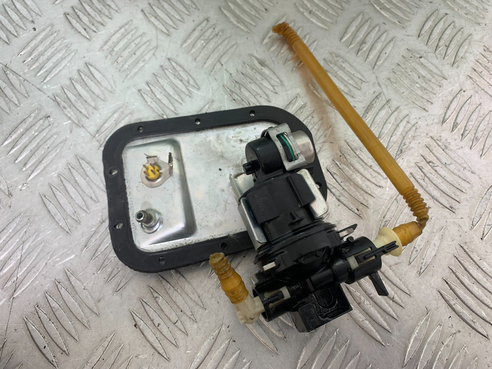 HARLEY DAVIDSON FXS BLACKLINE 1585 PETROL PUMP  YEAR 2012 (CMB1147)