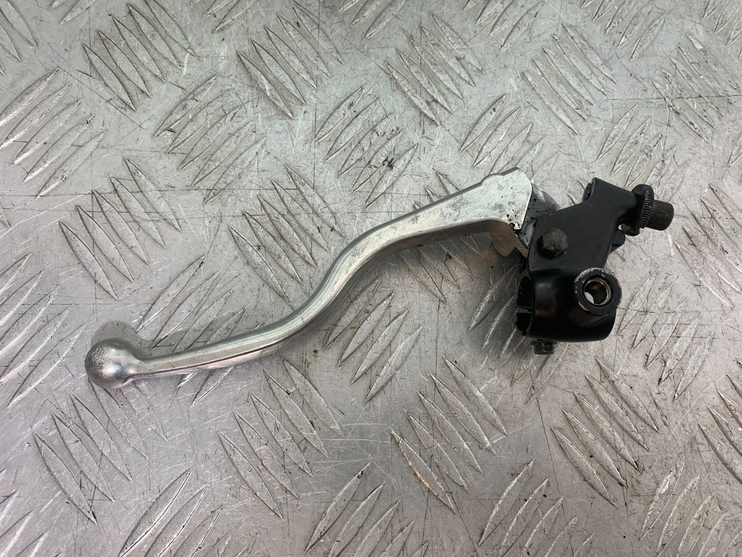 YAMAHA XJ900 XJ 900 DIVERSION CLUTCH LEVER AND BRACKET  YEAR 1994-2002 (CMB1292)