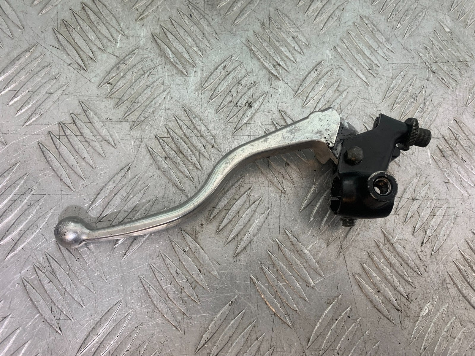YAMAHA XJ900 XJ 900 DIVERSION CLUTCH LEVER AND BRACKET  YEAR 1994-2002 (CMB1292)