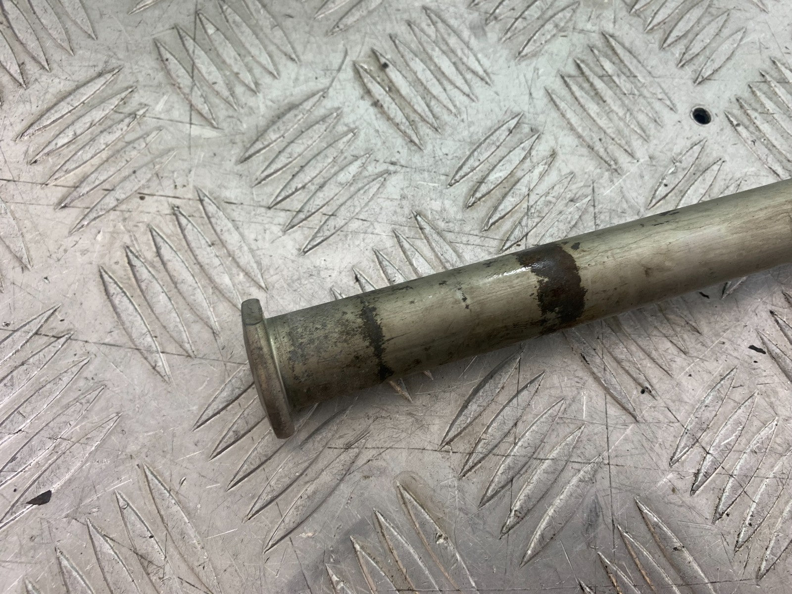SUZUKI GSR600 GSR 600 REAR WHEEL SPINDLE   2006-2010 (CMB1177)