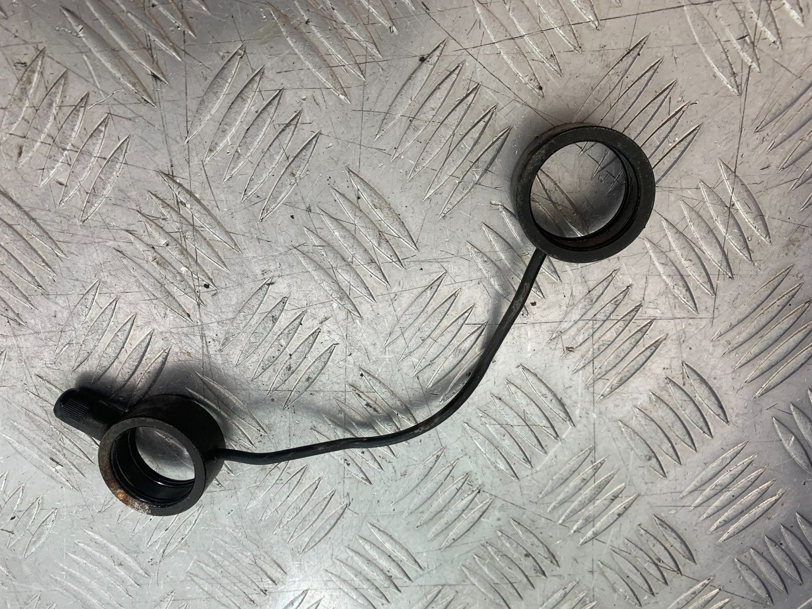 KAWASAKI GPZ600 GPZ 600 FORK BALANCE PIPE  YEAR 1988-90 (CMB1258)