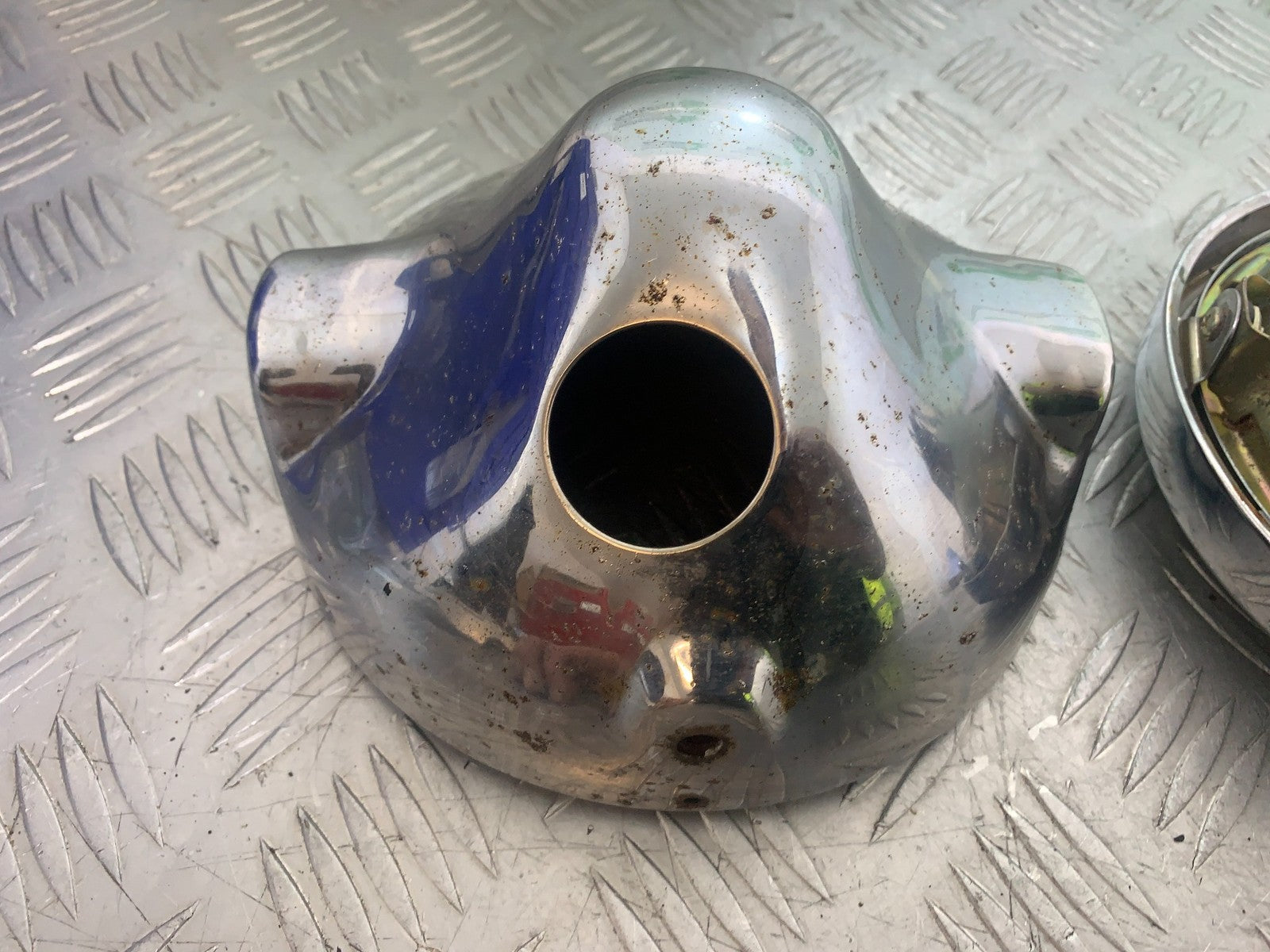 SUZUKI GSX750 INAZUMA HEADLIGHT AND BACKING  YEAR 1998-2003 (CMB1308)