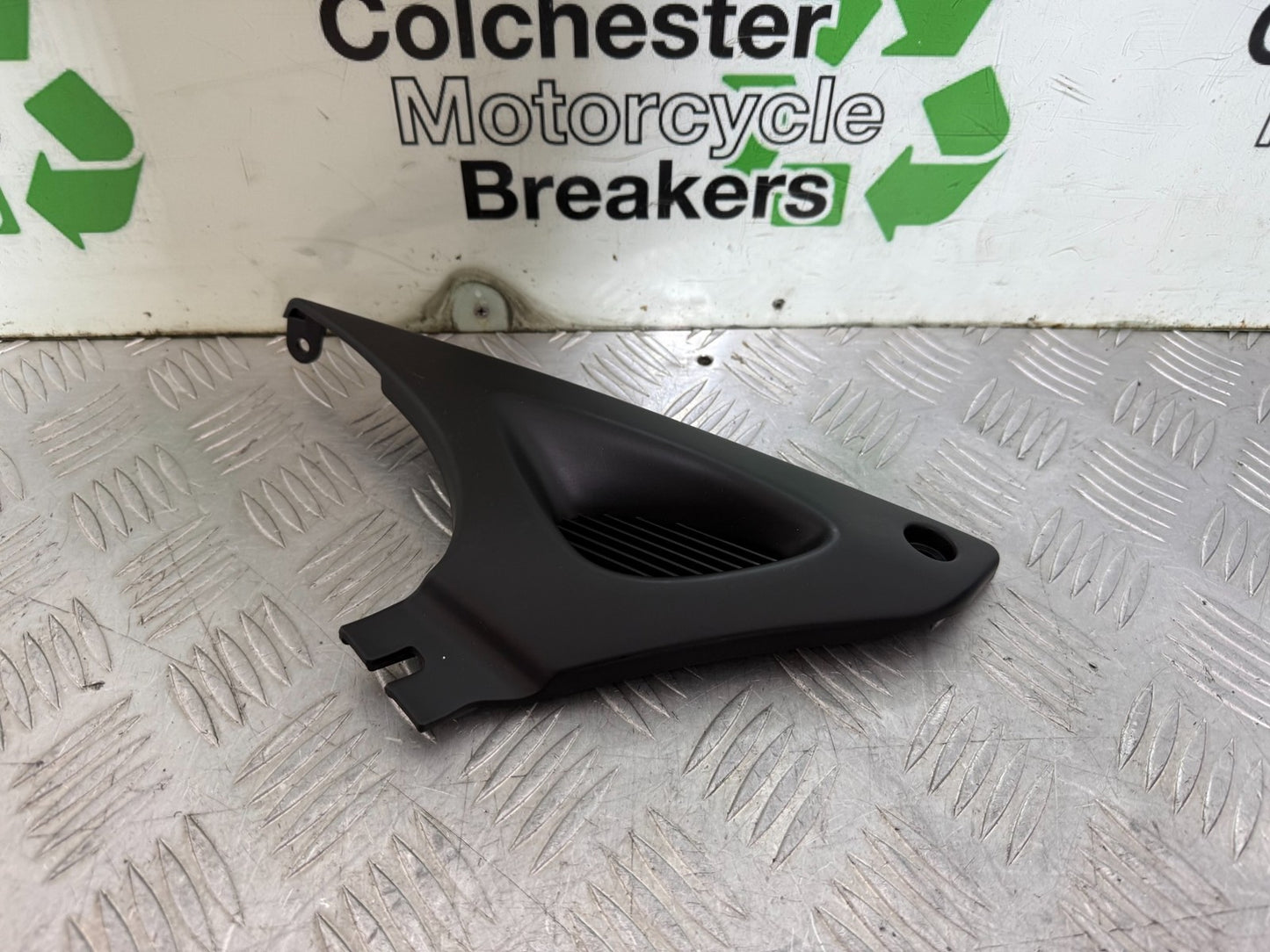 SUZUKI SV650 SV 650 MK1 FRAME COVER INFILL YEAR 1999-2002