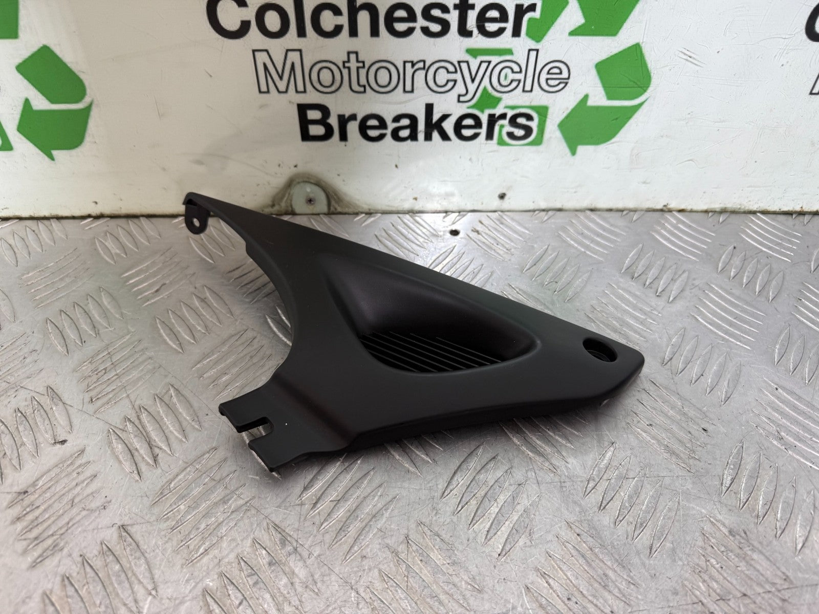 SUZUKI SV650 SV 650 MK1 FRAME COVER INFILL YEAR 1999-2002