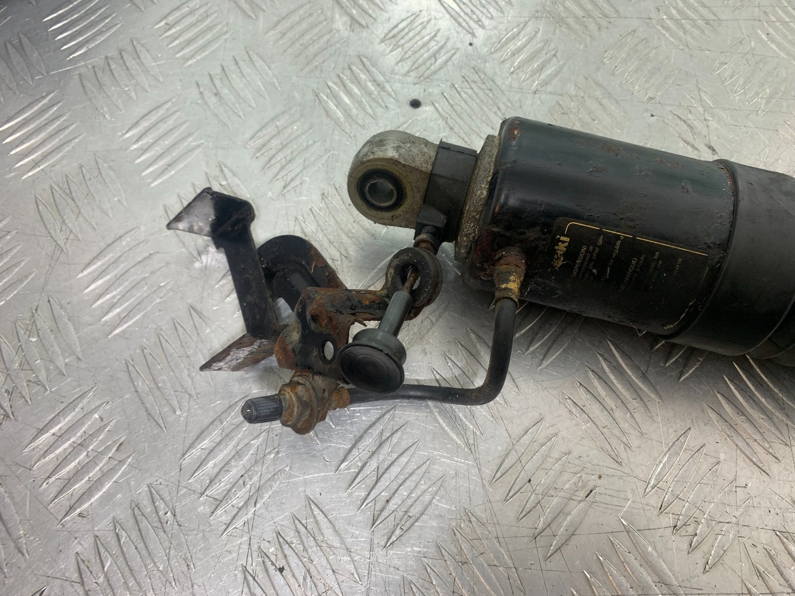 KAWASAKI GPZ600 GPZ 600 REAR SHOCK YEAR 1988-90 (CMB1258)