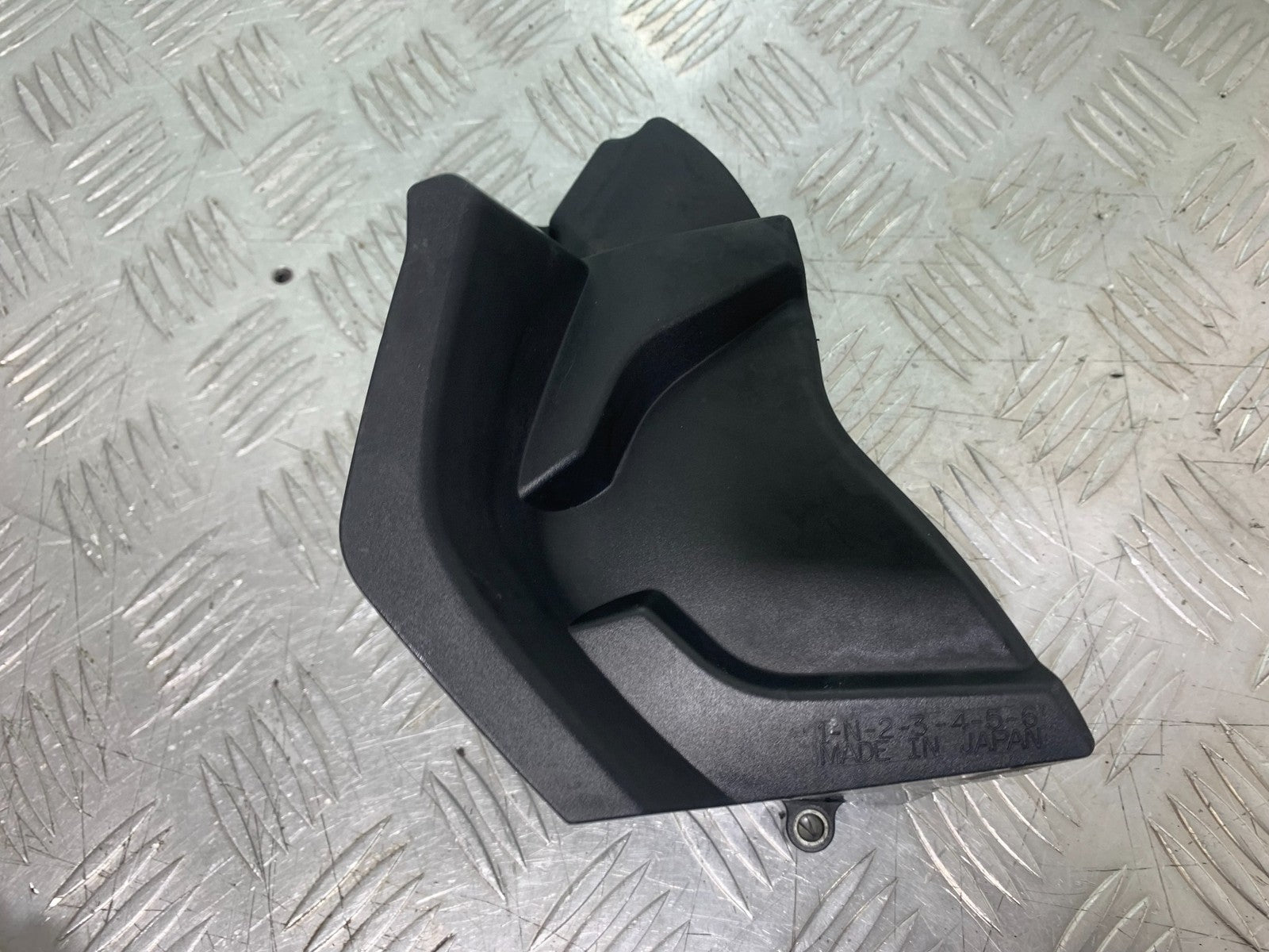 YAMAHA YZF R1 4C8 SPROCKET COVER  YEAR 2007-2008 (CMB1237)