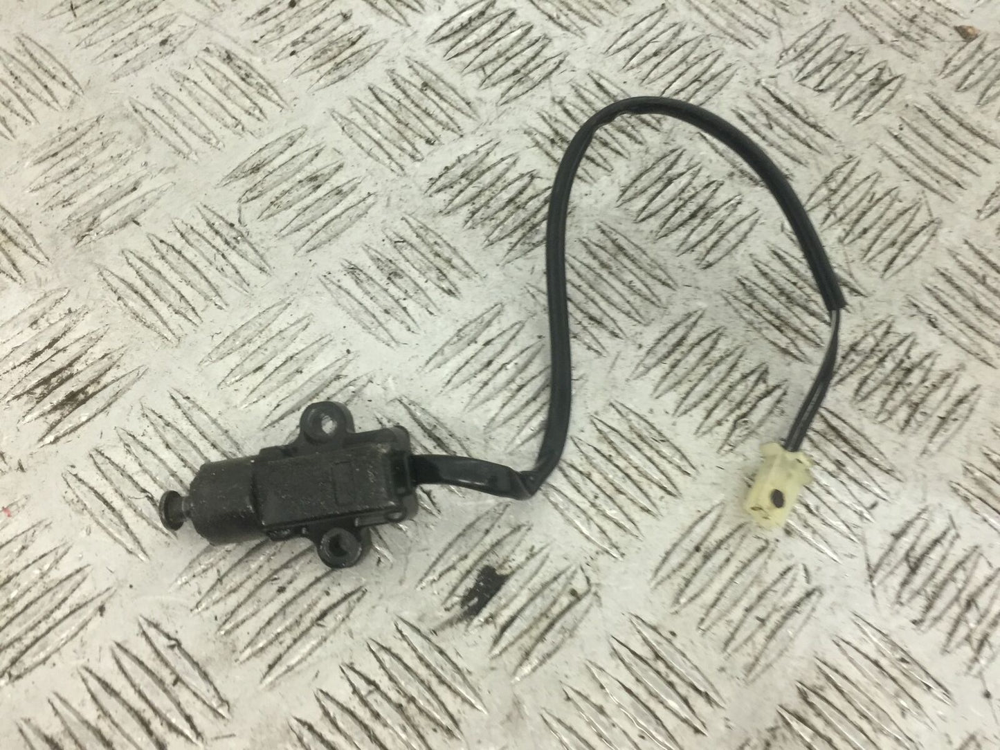 SUZUKI 650 BURGMAN SIDE STAND SWITCH   YEAR 2014-2018 (STOCK 769)
