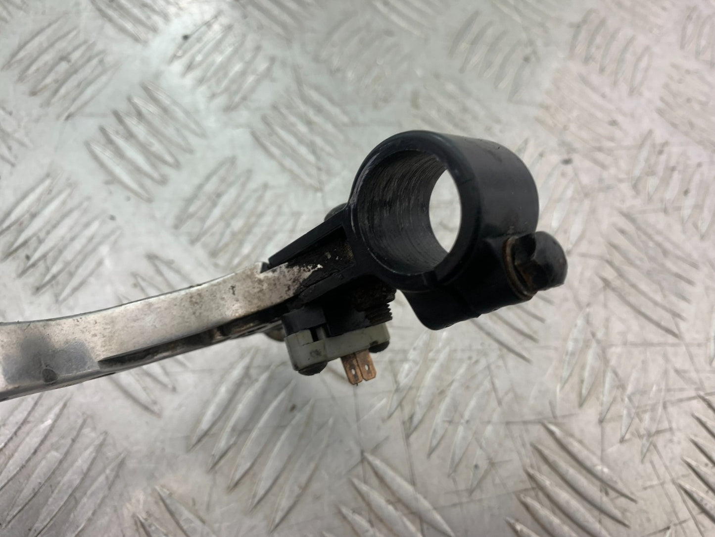 SUZUKI GSF600 GSF 600 BANDIT CLUTCH LEVER AND BRACKET  2000-2004 (CMB1269)