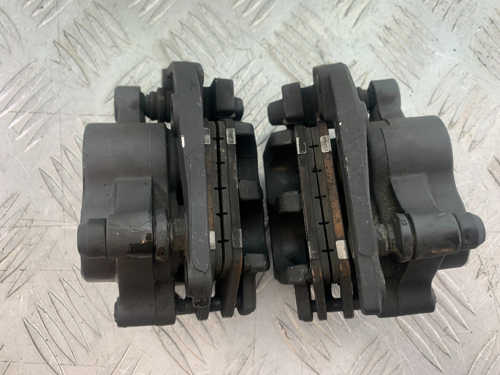 TRIUMPH 675 STREET TRIPLE FRONT CALIPERS    2013-2016 (CMB1186)